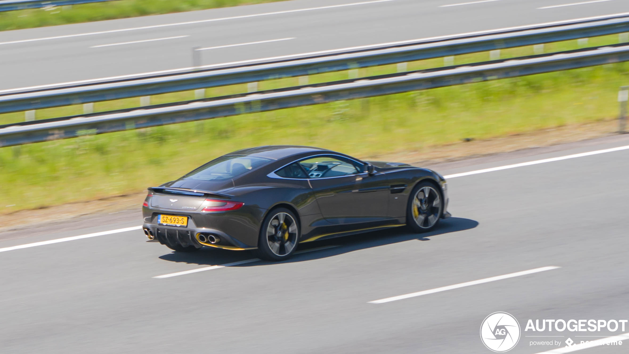 aston-martin-vanquish-s-2017-12-june-2021-autogespot