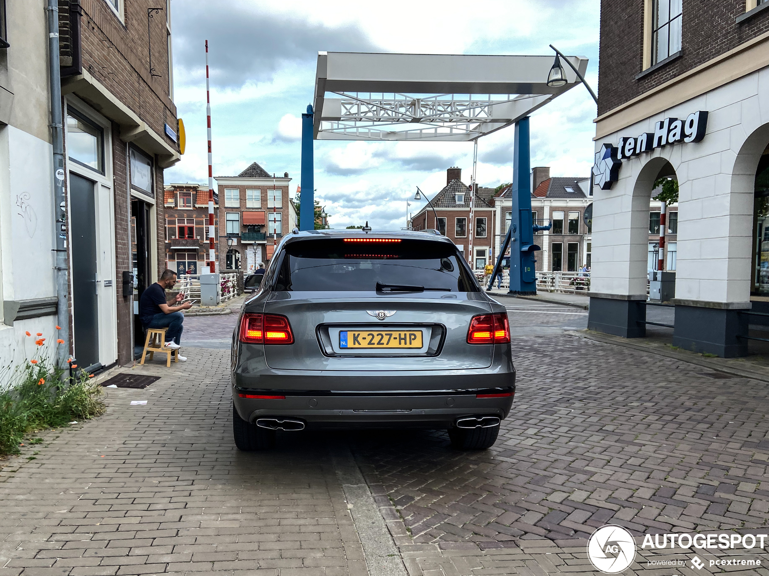 Bentley Bentayga V8