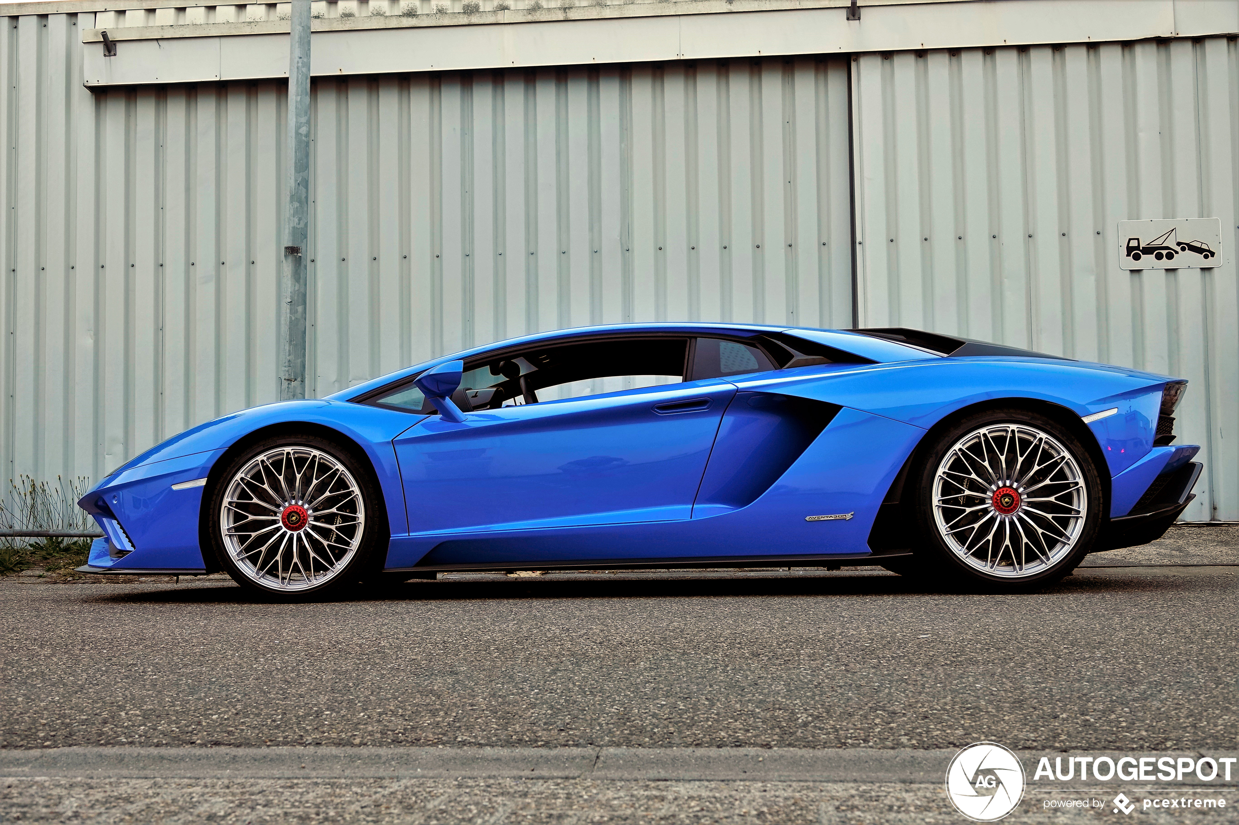 Lamborghini Aventador S LP740-4