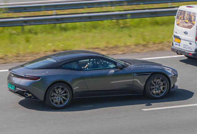 Aston Martin DB11