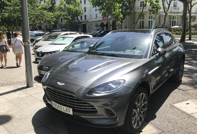 Aston Martin DBX