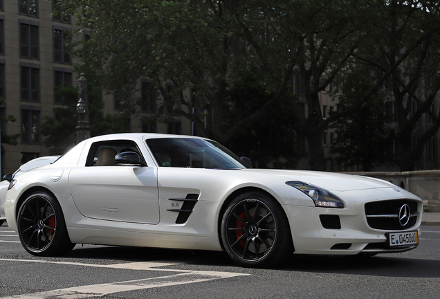 Mercedes-Benz SLS AMG GT