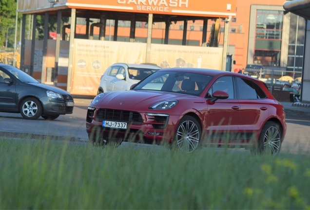 Porsche 95B Macan GTS