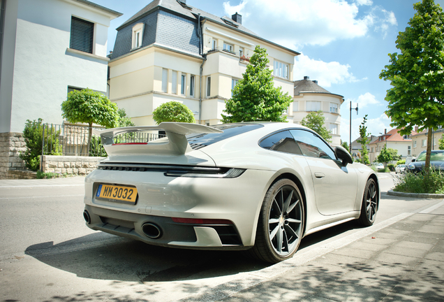 Porsche 992 Carrera 4S