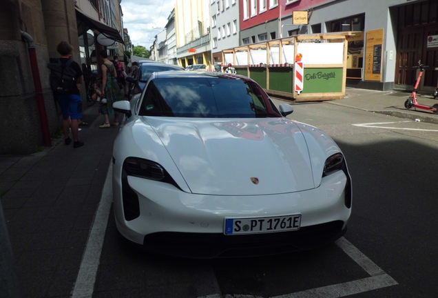 Porsche Taycan Turbo