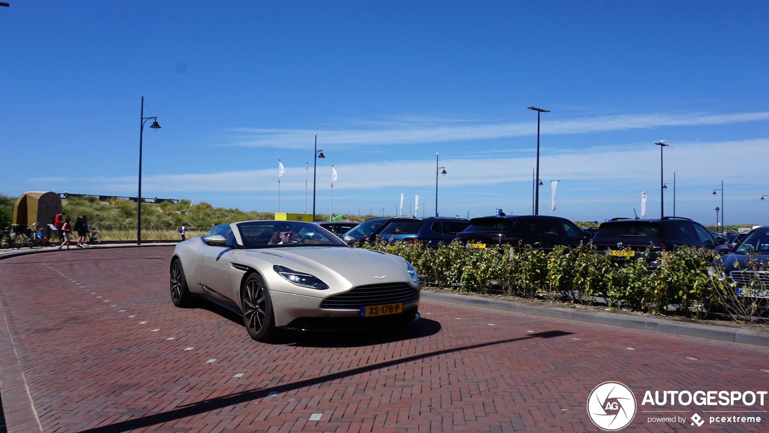 Aston Martin DB11 V8 Volante