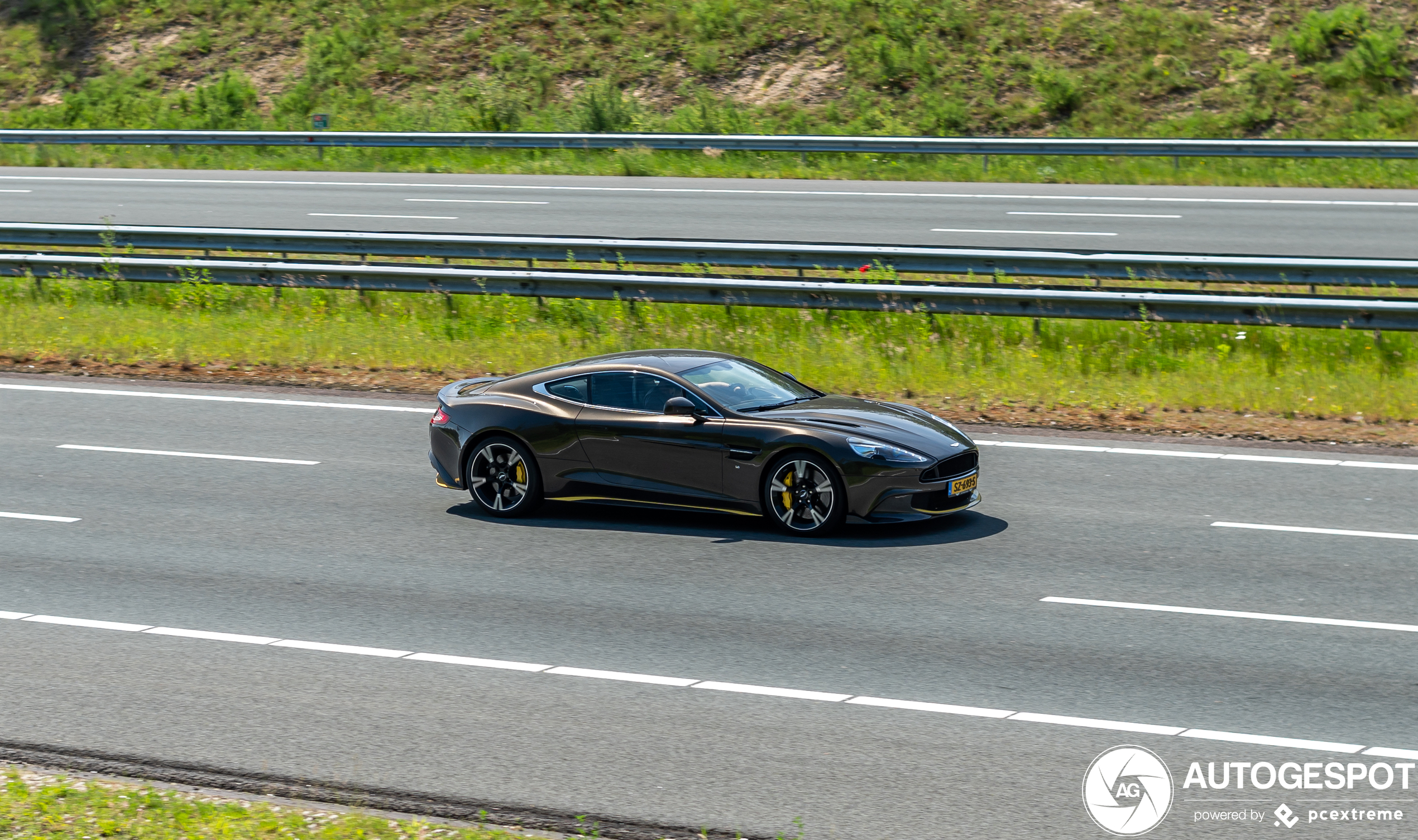 Aston Martin Vanquish S 2017