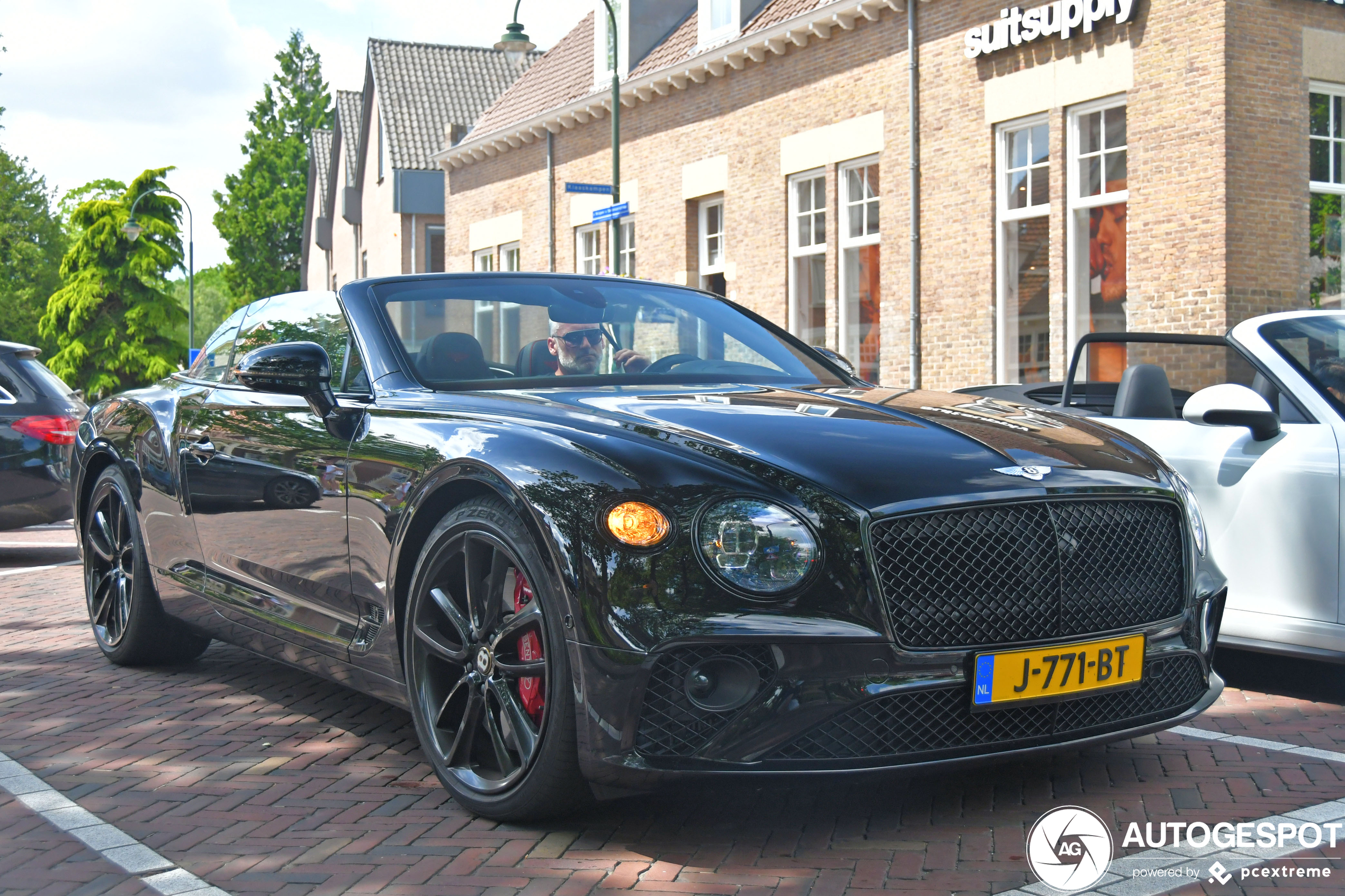 Bentley Continental GTC 2019