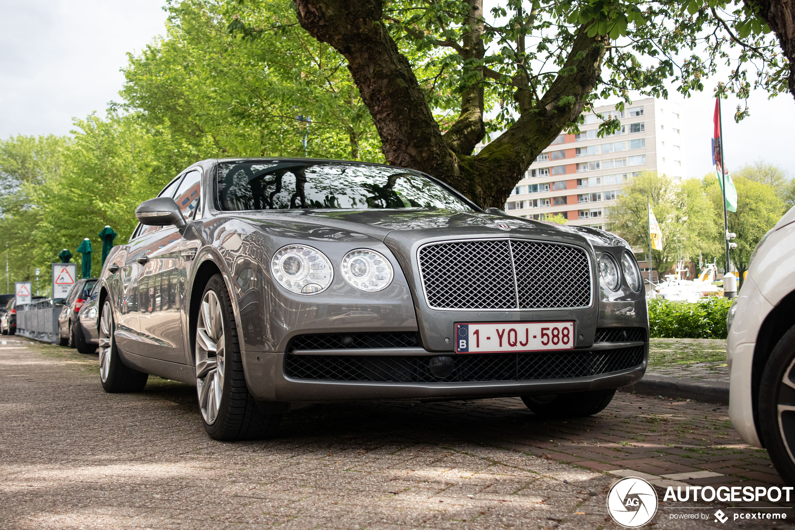 Bentley Flying Spur V8