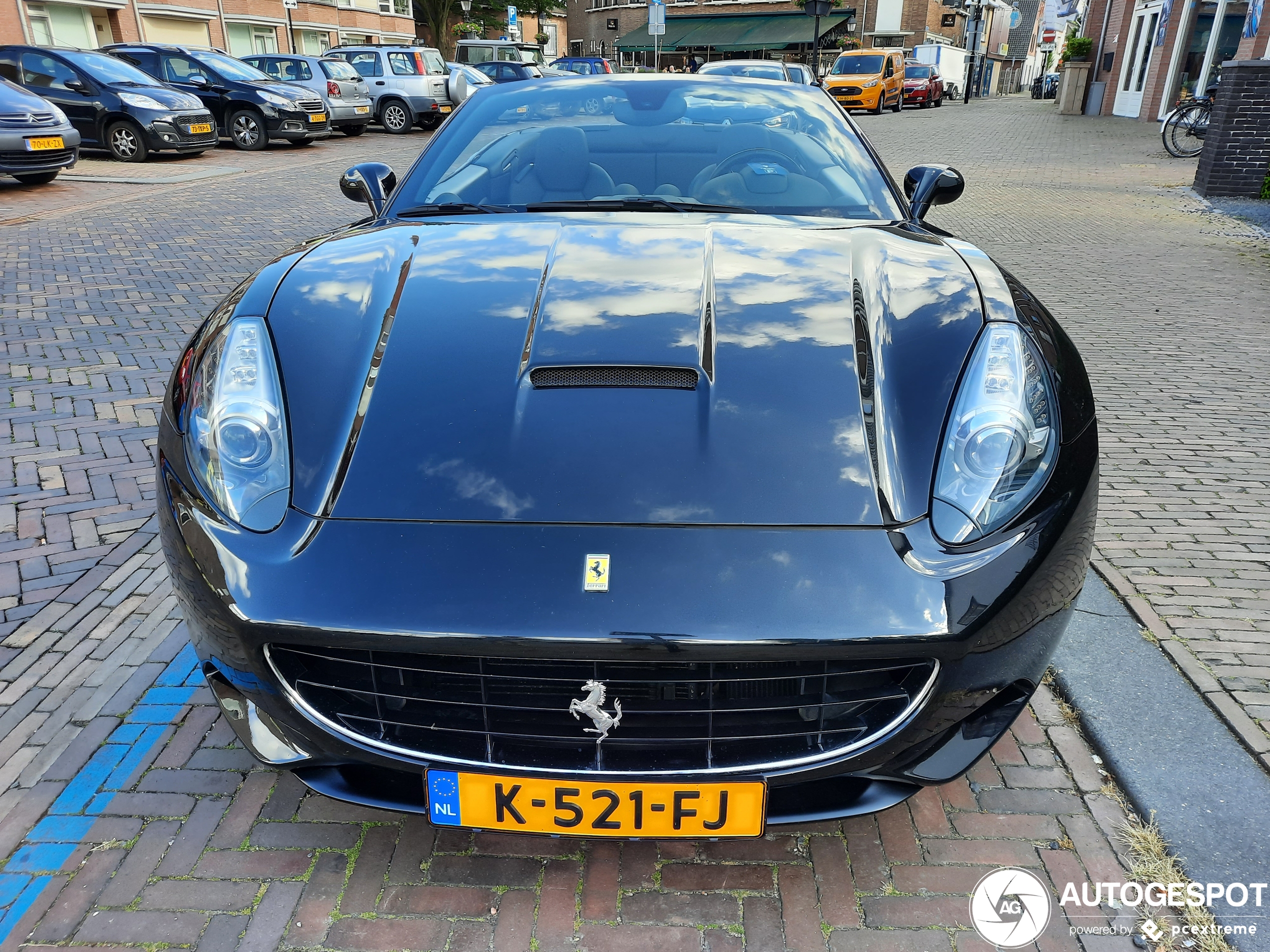 Ferrari California