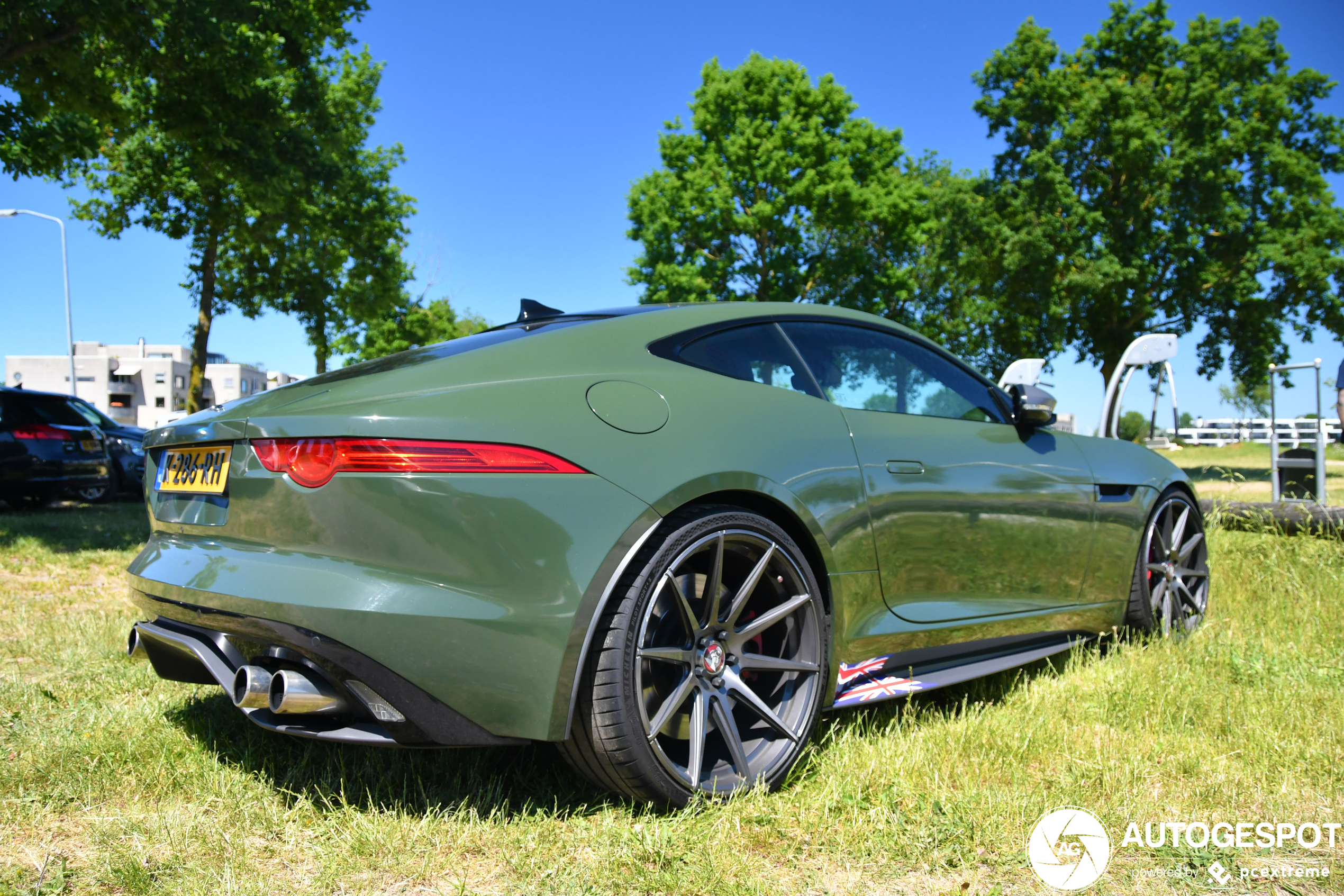 Jaguar F-TYPE R AWD Coupé