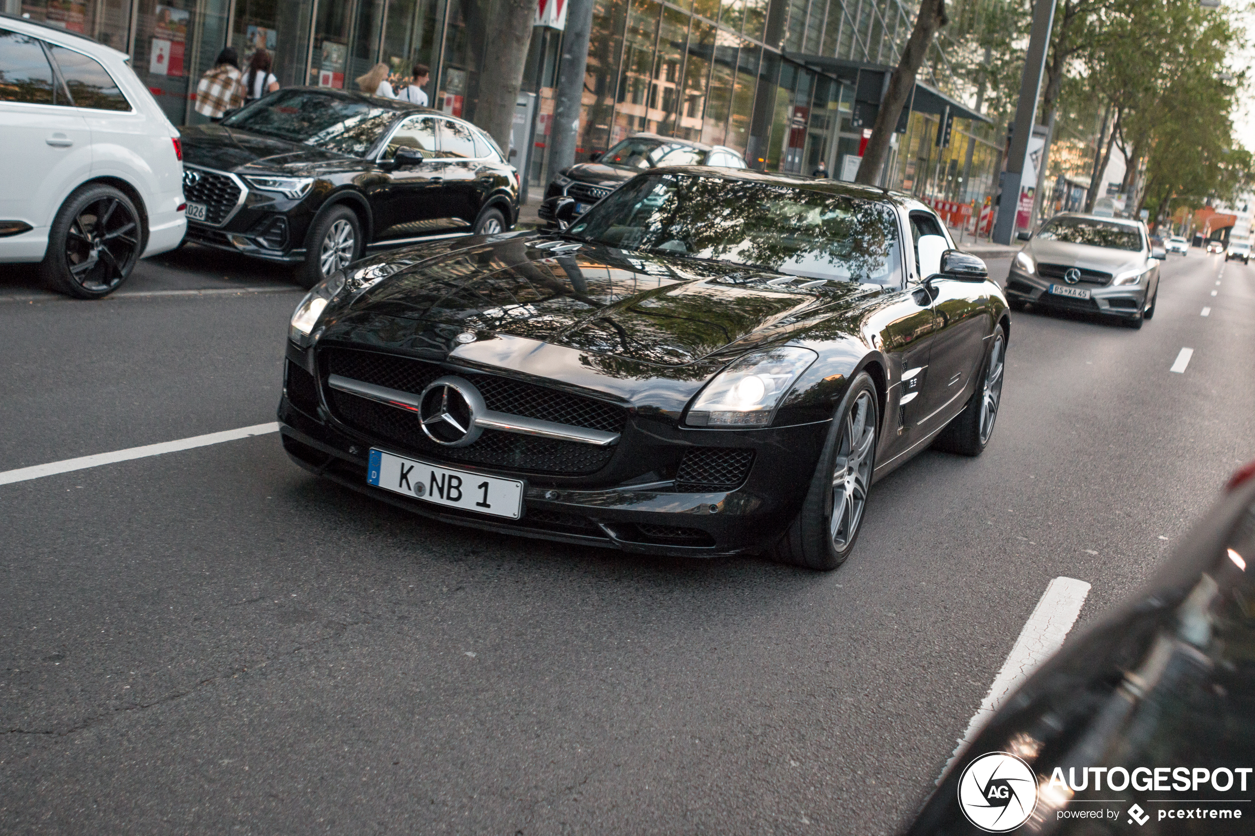 Mercedes-Benz SLS AMG