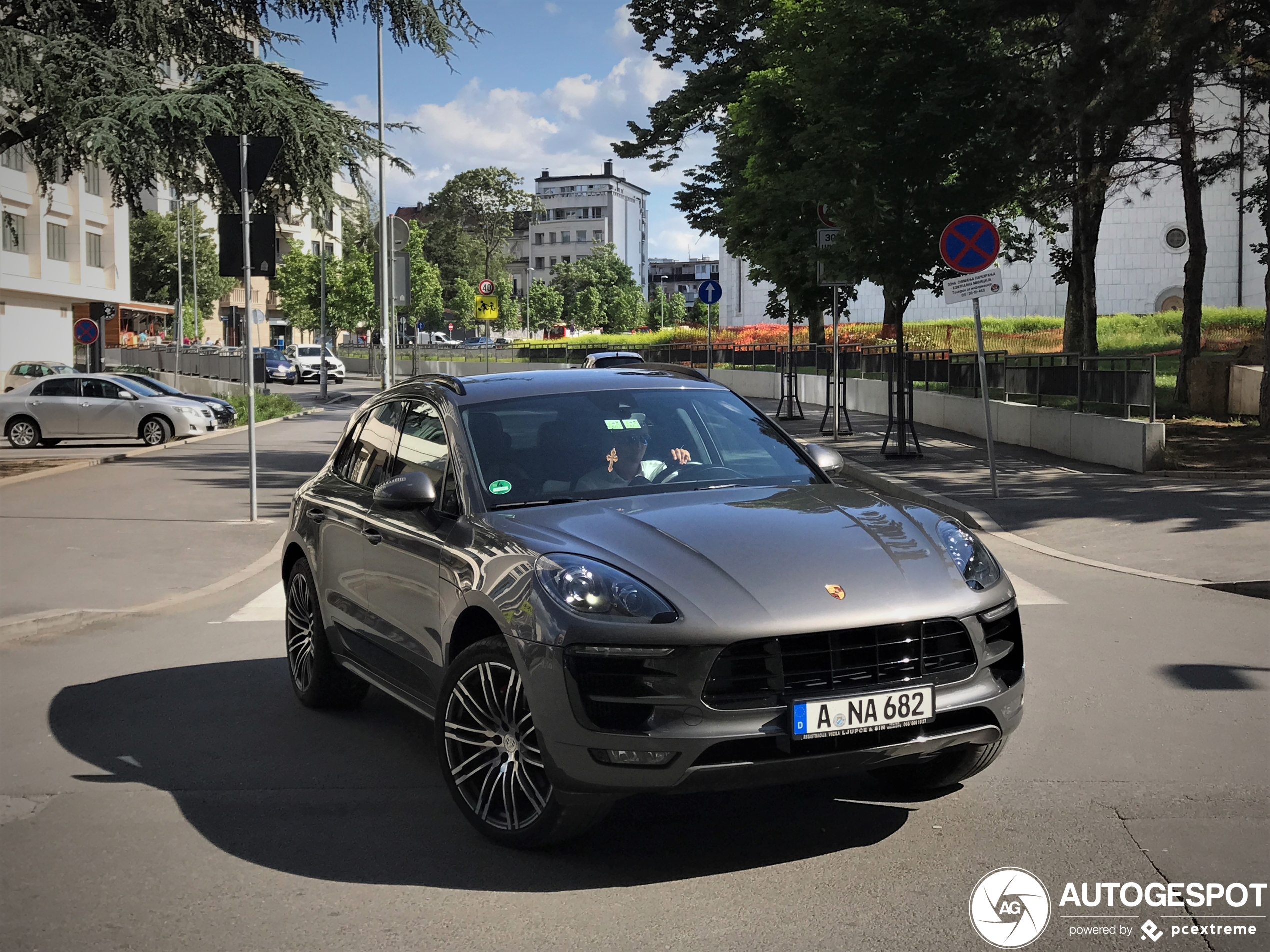 Porsche 95B Macan Turbo