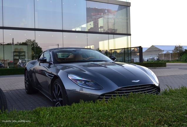 Aston Martin DB11