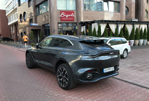 Aston Martin DBX