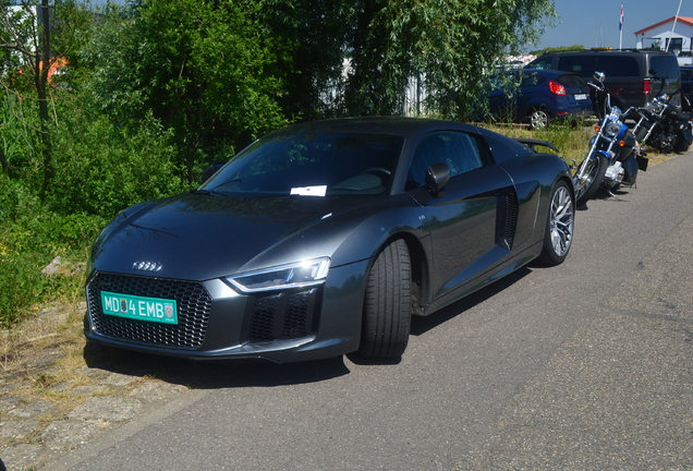 Audi R8 V10 Plus 2015