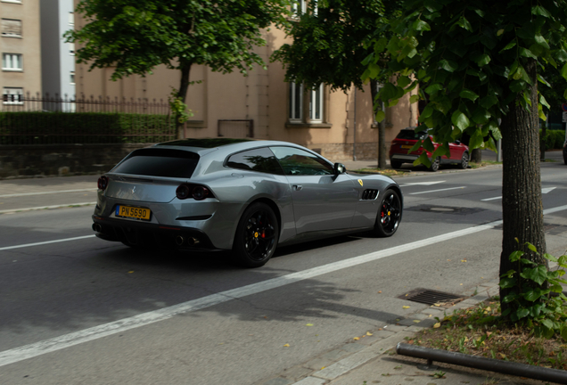 Ferrari GTC4Lusso T