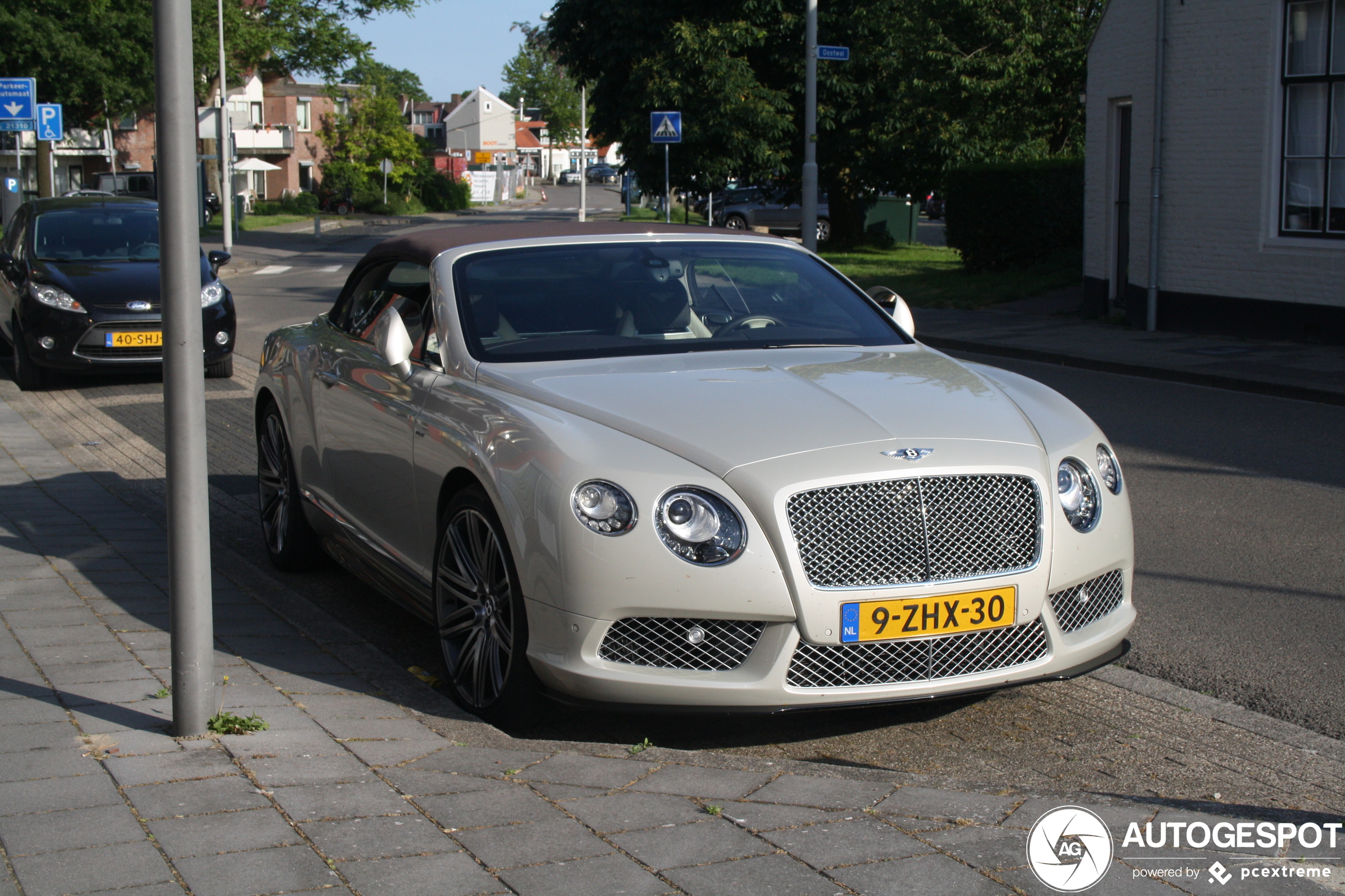 Bentley Continental GTC V8 S