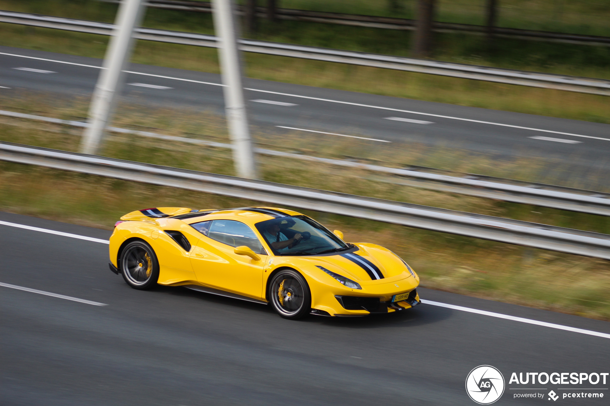 Ferrari 488 Pista