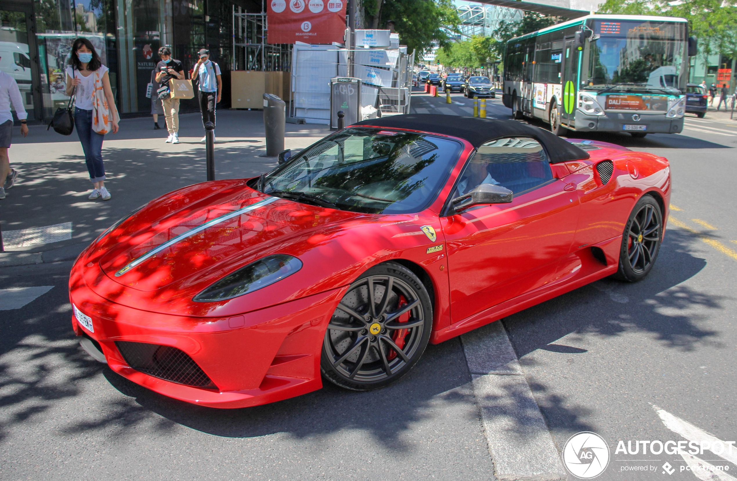 Ferrari Scuderia Spider 16M