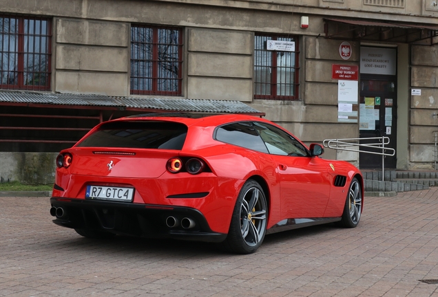 Ferrari GTC4Lusso