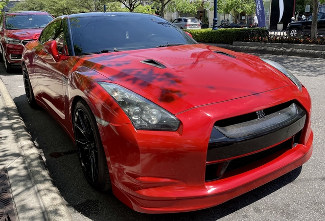 Nissan GT-R