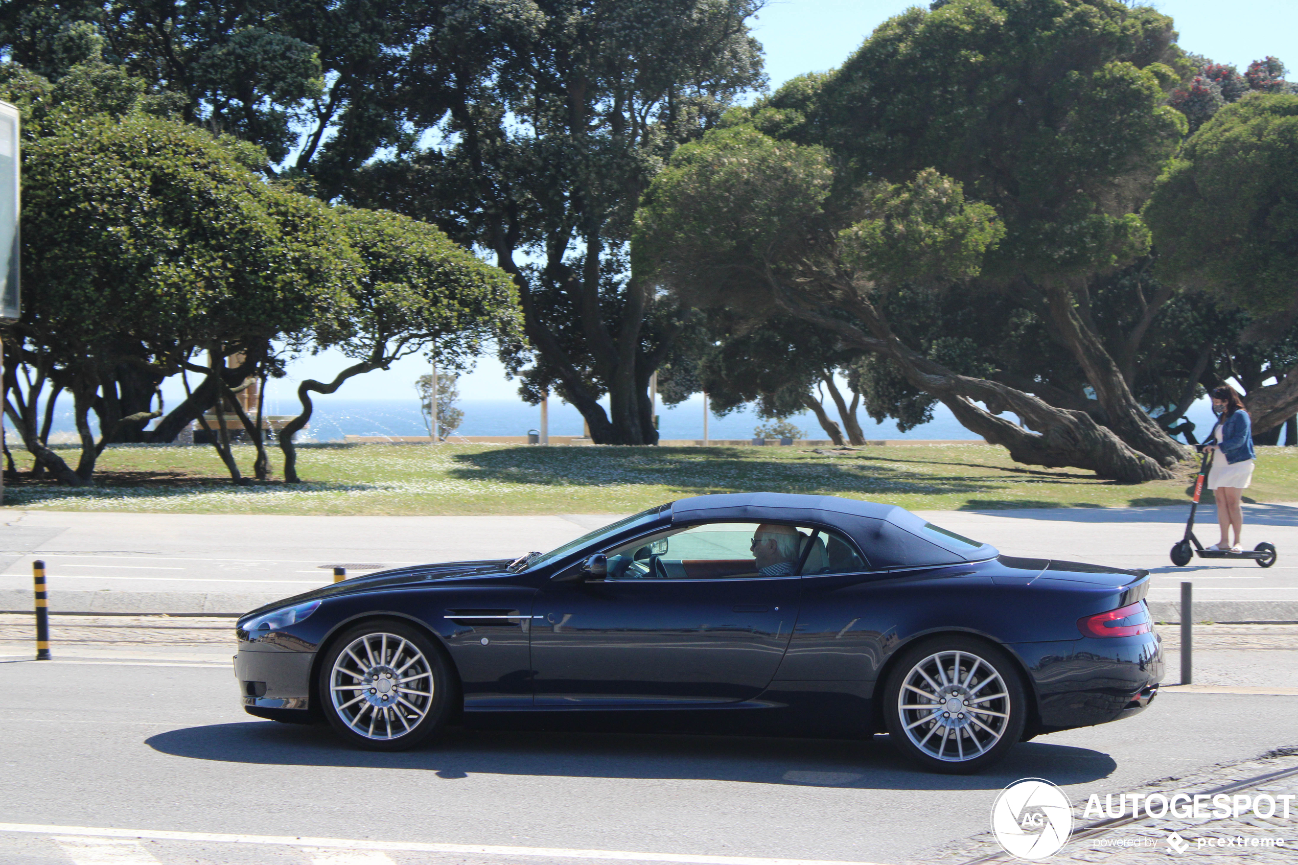 Aston Martin DB9 Volante