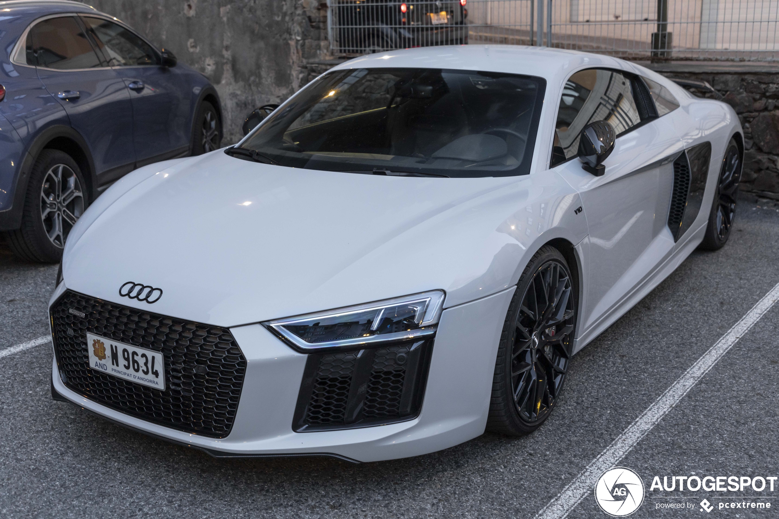 Audi R8 V10 Plus 2015