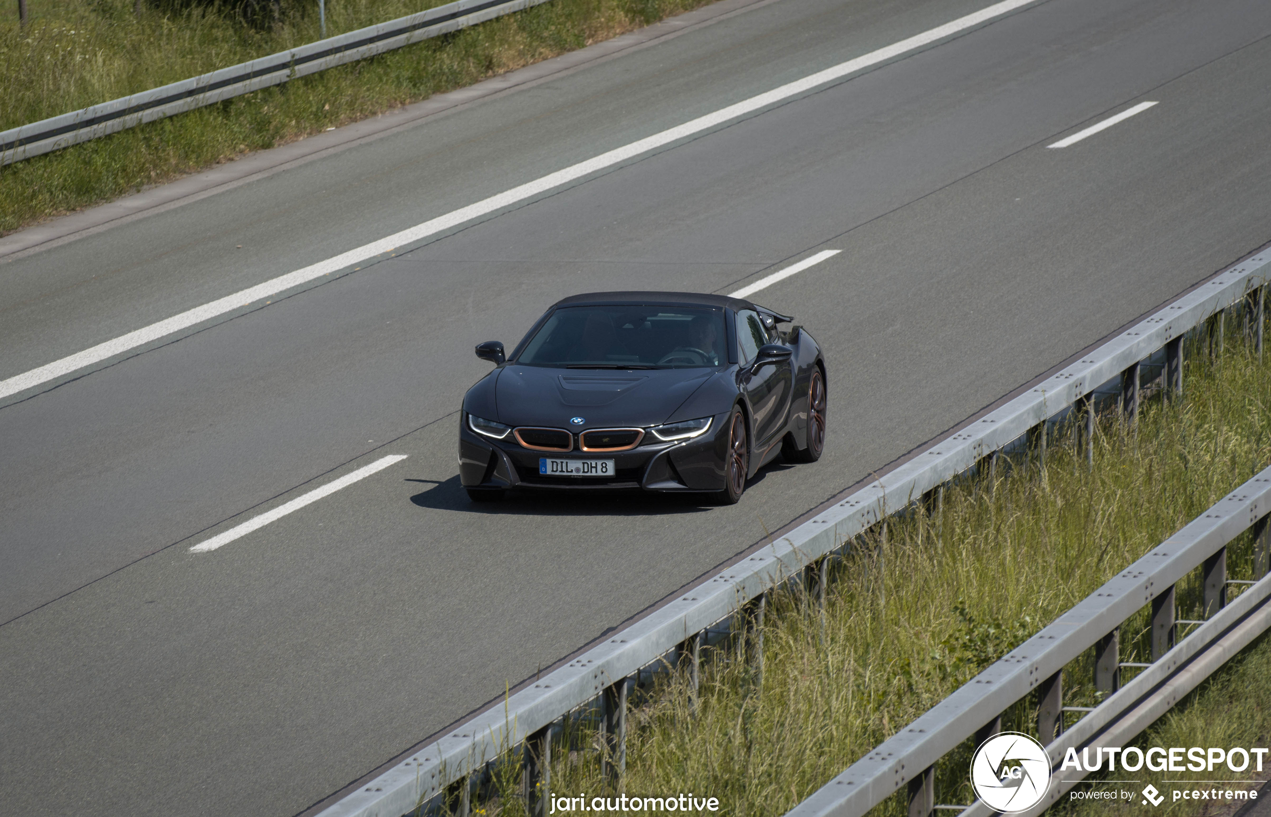 BMW i8 Roadster Ultimate Sophisto Edition