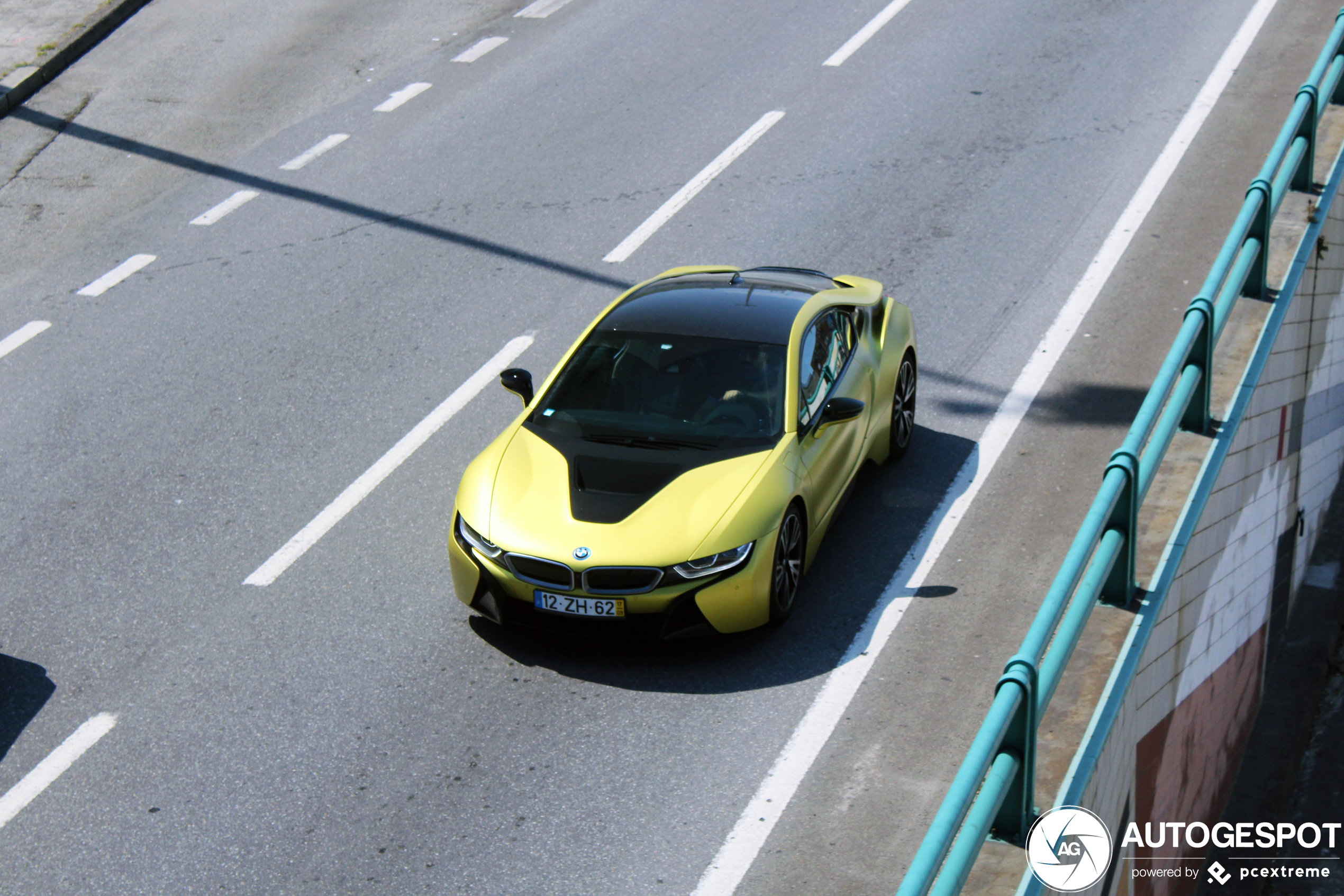 BMW i8 Protonic Frozen Yellow Edition