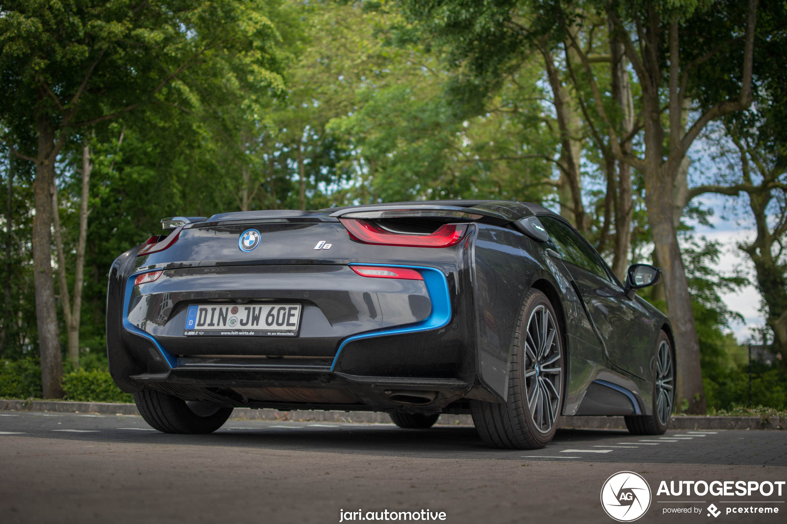 BMW i8 Roadster