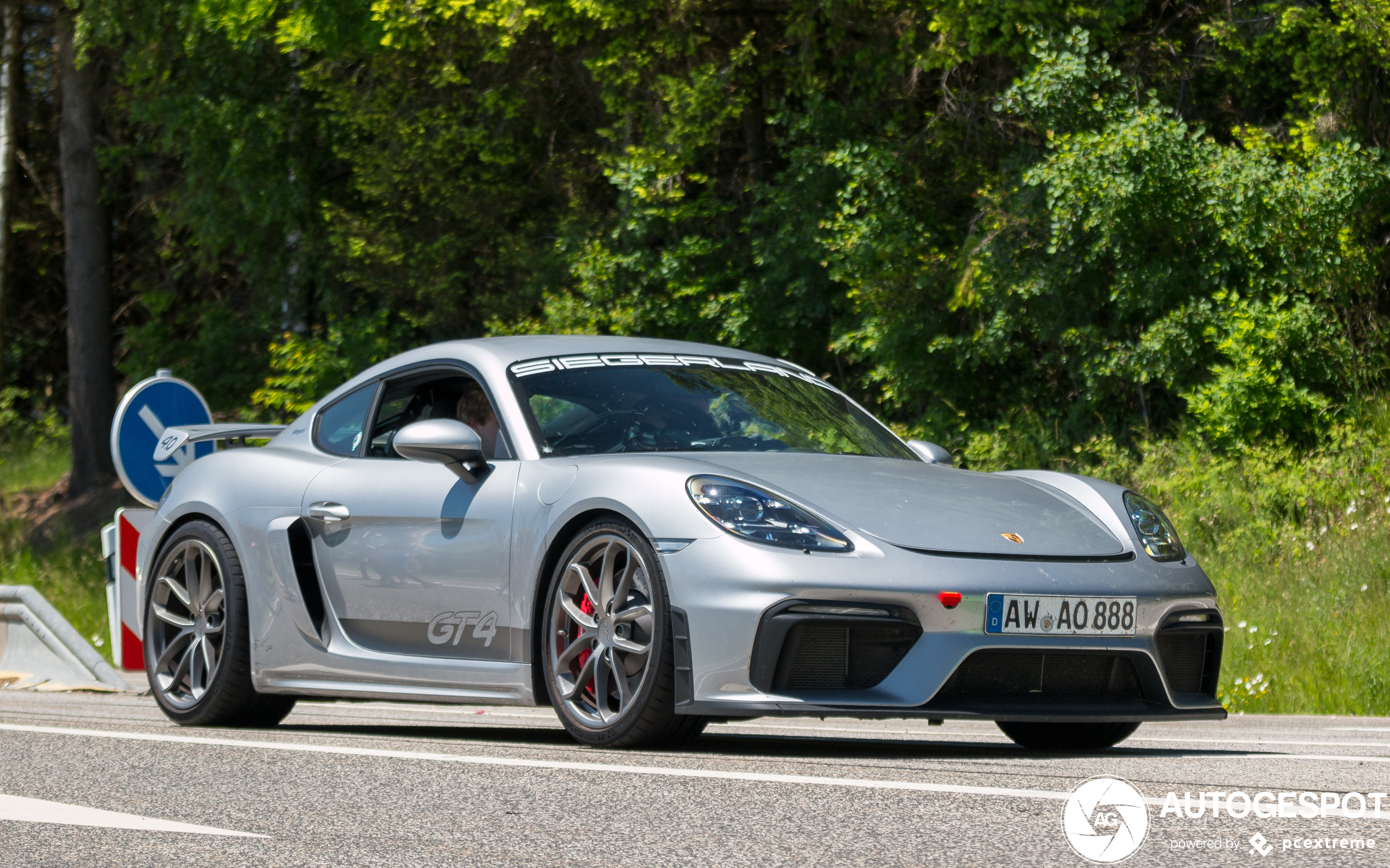 Porsche 718 Cayman GT4