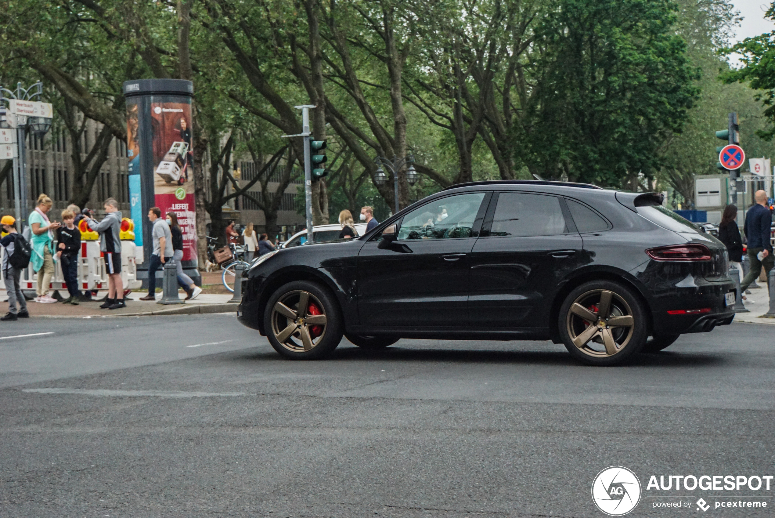 Porsche 95B Macan GTS