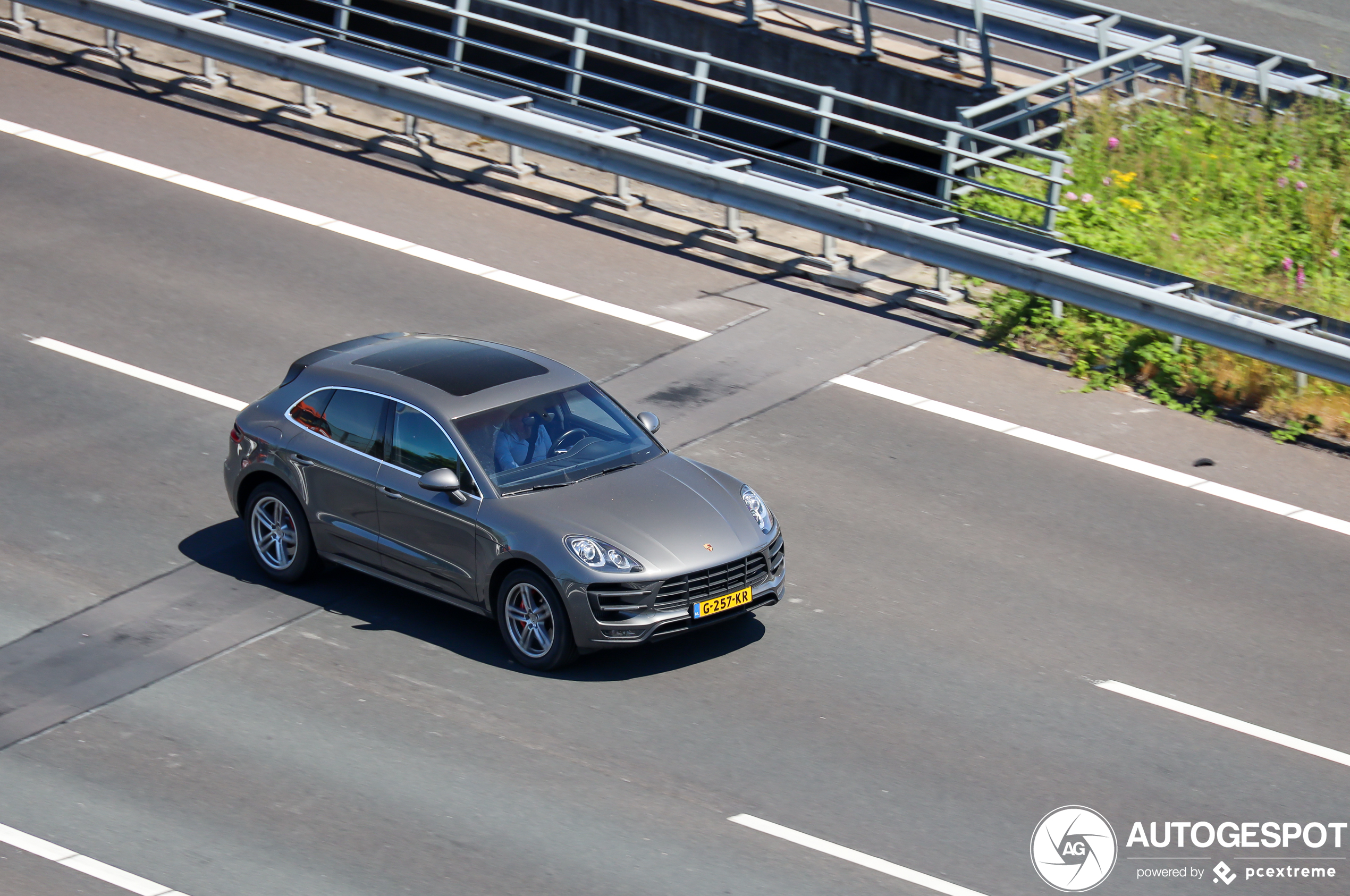 Porsche 95B Macan Turbo