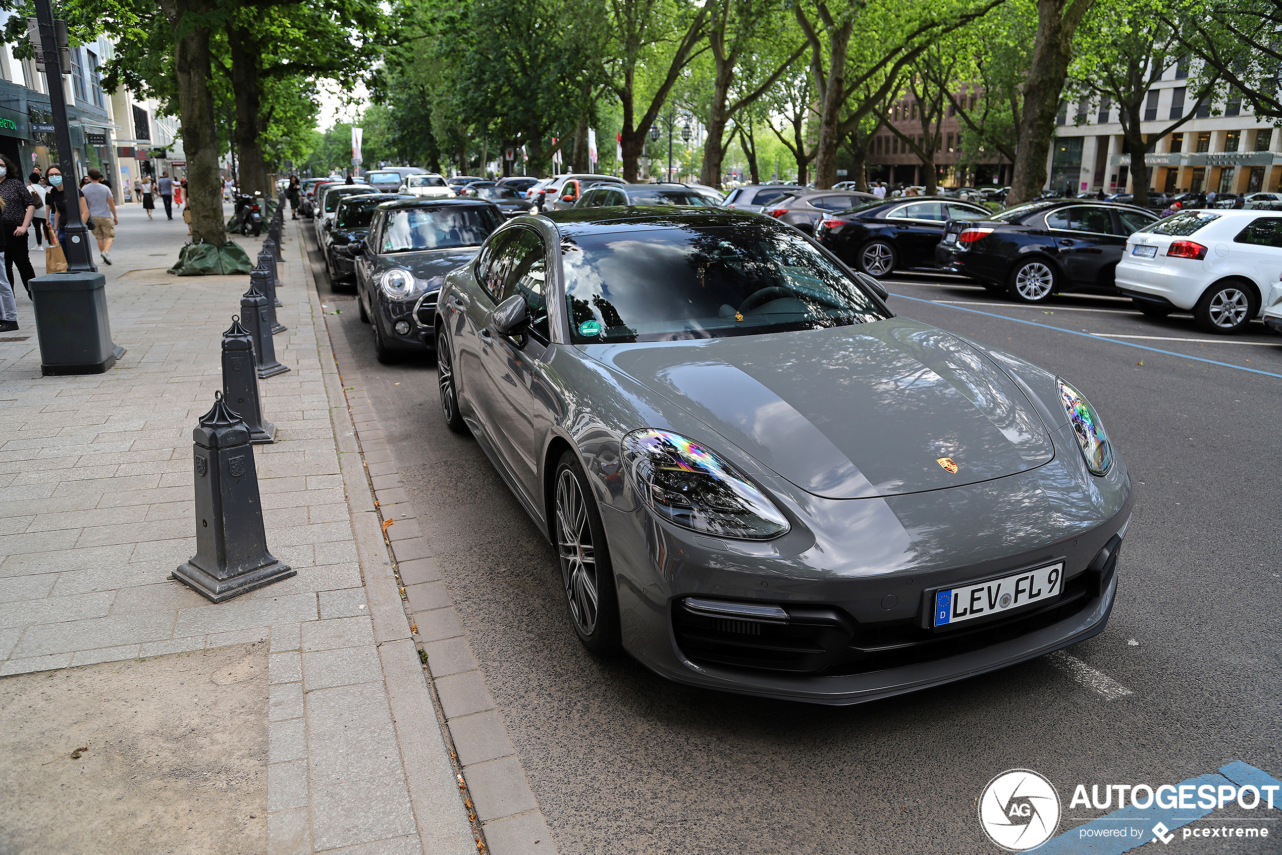 Porsche 971 Panamera GTS MkI