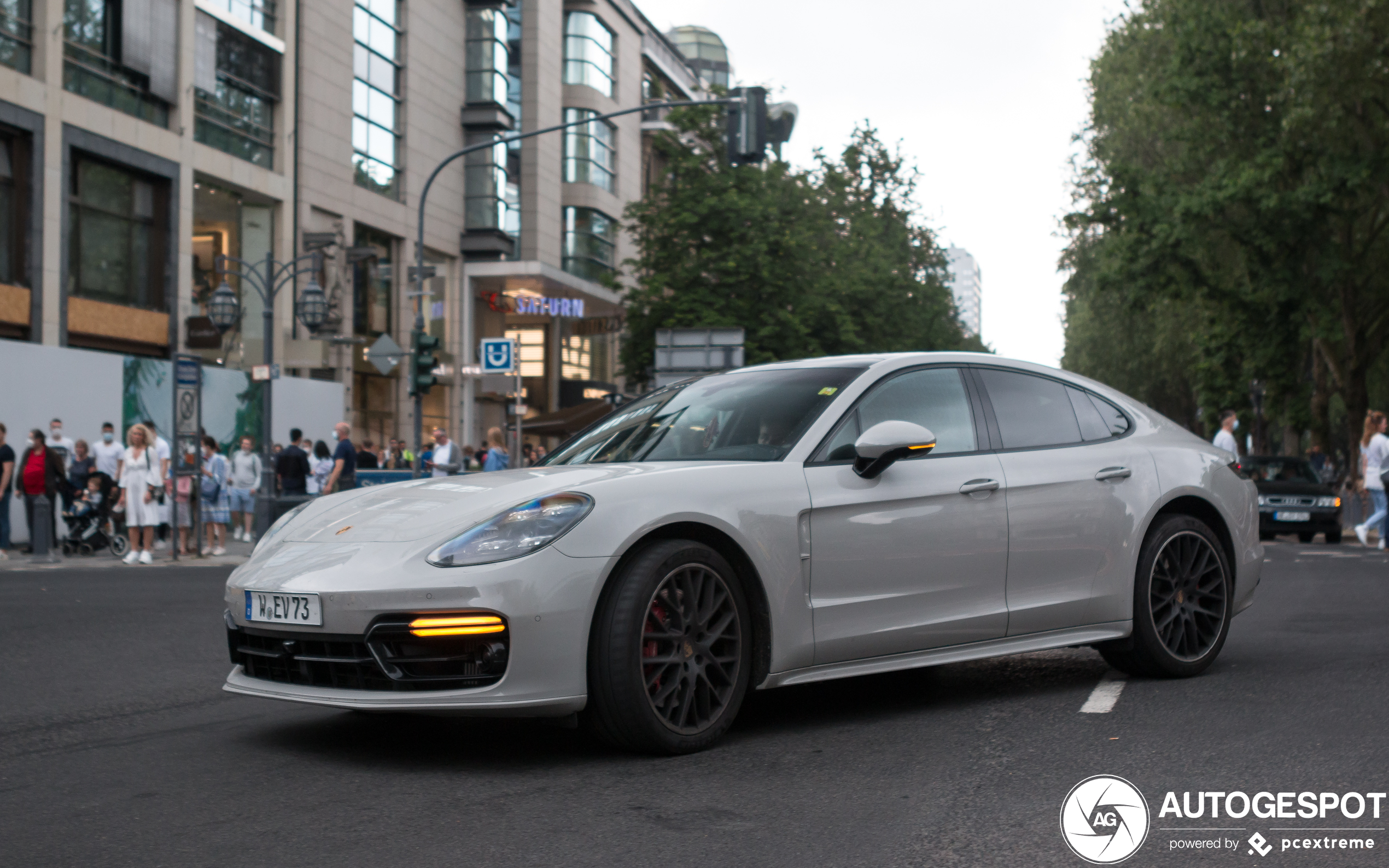 Porsche 971 Panamera Turbo