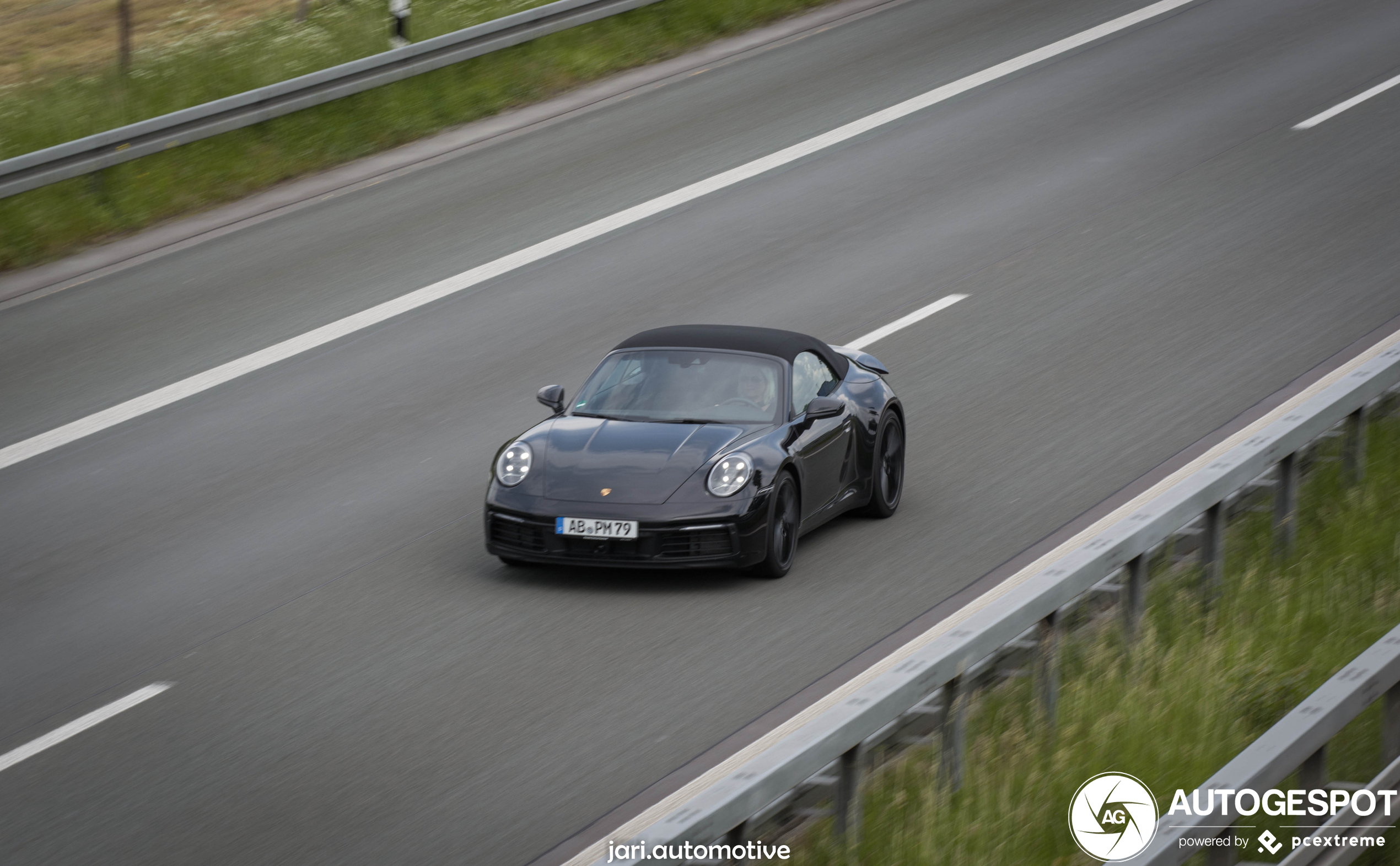 Porsche 992 Carrera 4S Cabriolet