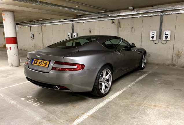 Aston Martin DB9