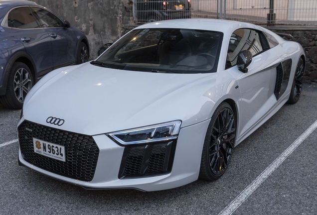 Audi R8 V10 Plus 2015