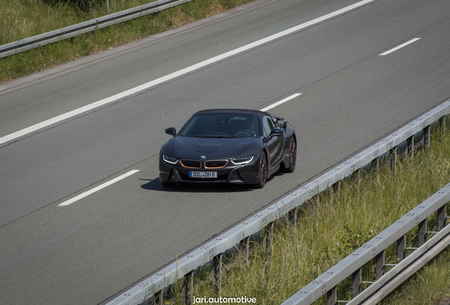 BMW i8 Roadster Ultimate Sophisto Edition