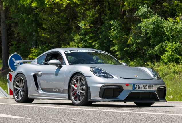 Porsche 718 Cayman GT4