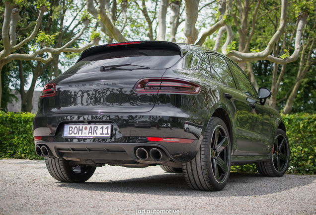 Porsche 95B Macan GTS