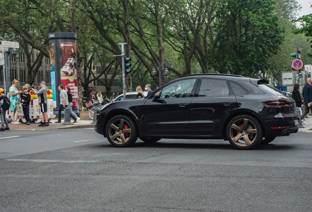 Porsche 95B Macan GTS