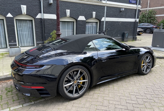 Porsche 992 Carrera 4S Cabriolet