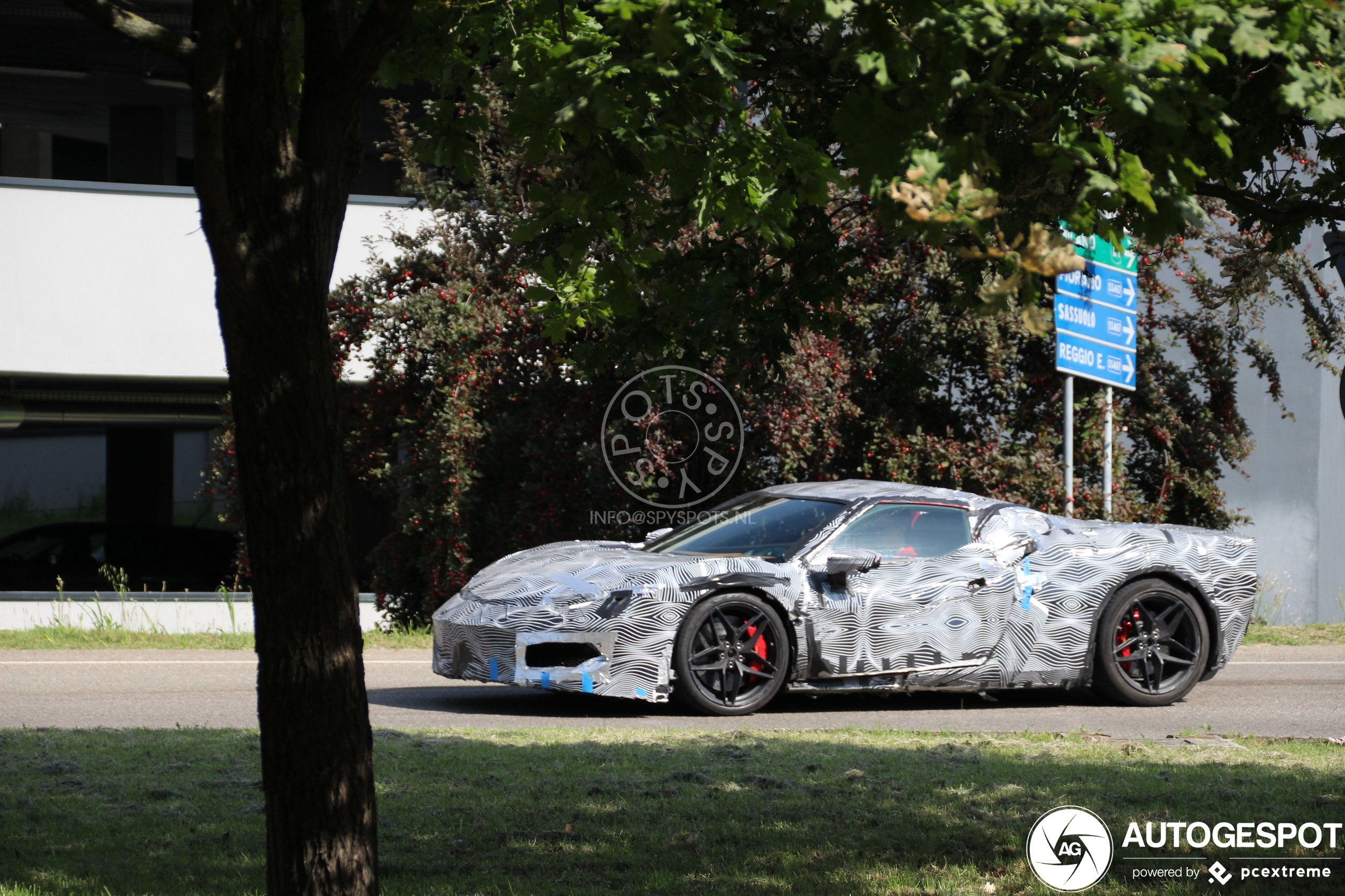 Zien we hier de opvolger van de Ferrari F8 Tributo?