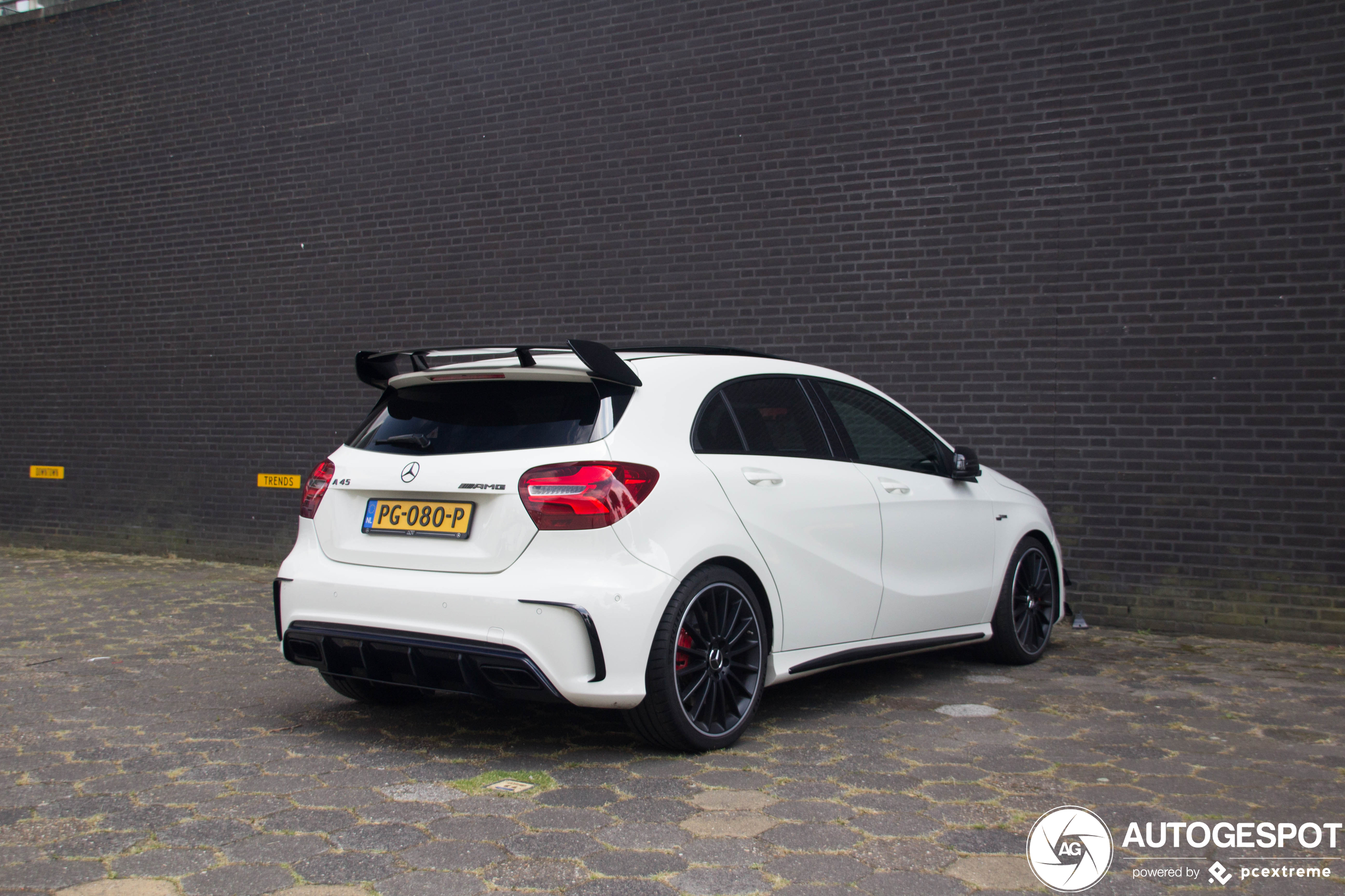 Mercedes-AMG A 45 W176 2015