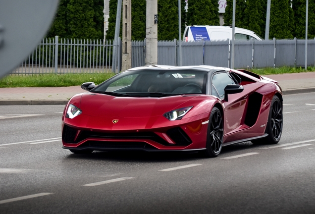 Lamborghini Aventador S LP740-4 Roadster