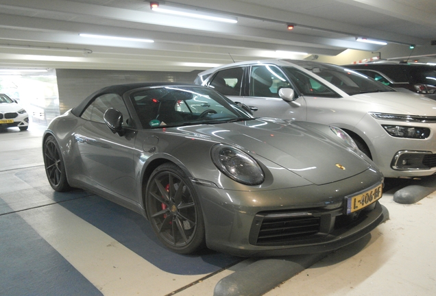 Porsche 992 Carrera 4S Cabriolet