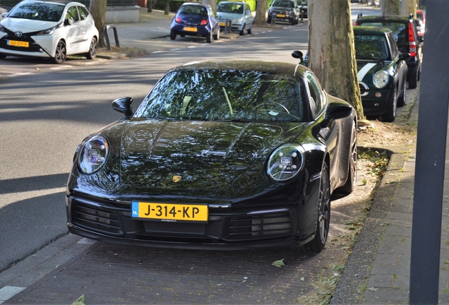 Porsche 992 Carrera 4S