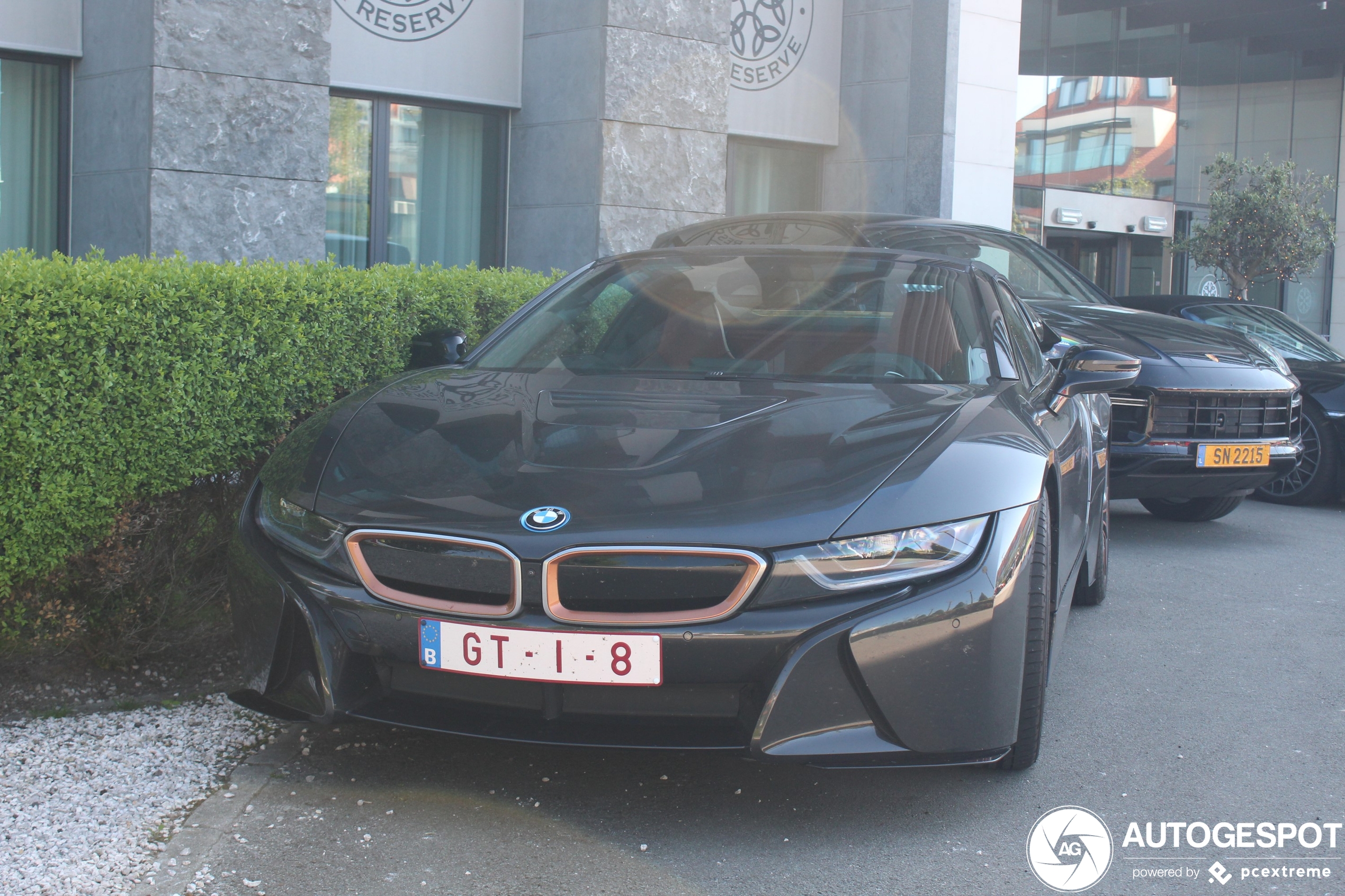 BMW i8 Roadster Ultimate Sophisto Edition